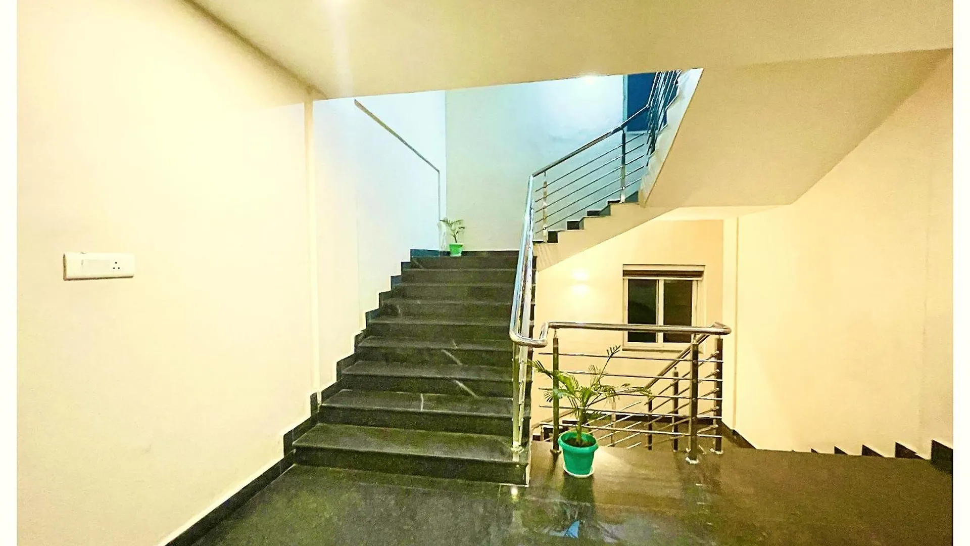 Hotel The Sky City Near Kashi Vishwanath Temple - A Top Rated Hotel In Varanasi